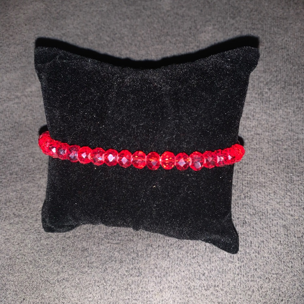 - TOCARA New Retired Valentina Elastic Bracelet Crystal Red